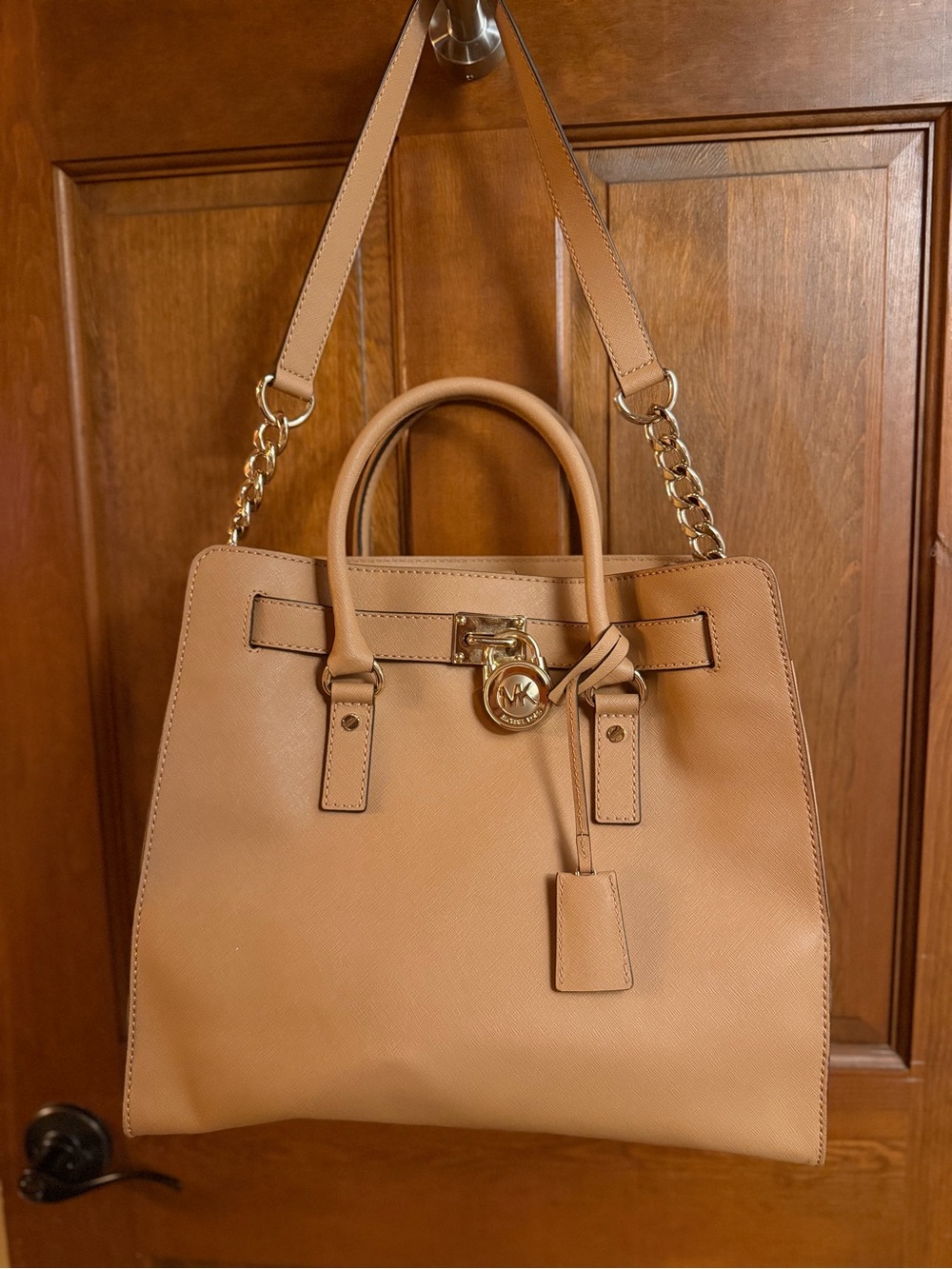 Michael Kors Beige-Tan Hamilton Convertible Saffiano Shoulder Tote Gold Hardware